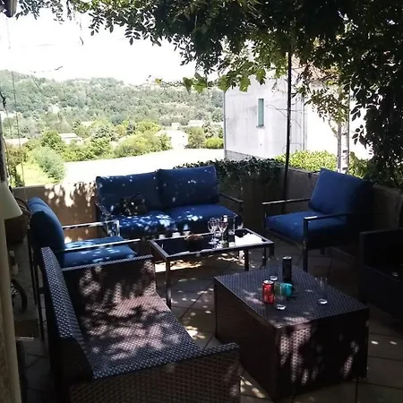Le Plaqueminier Ομπενά
